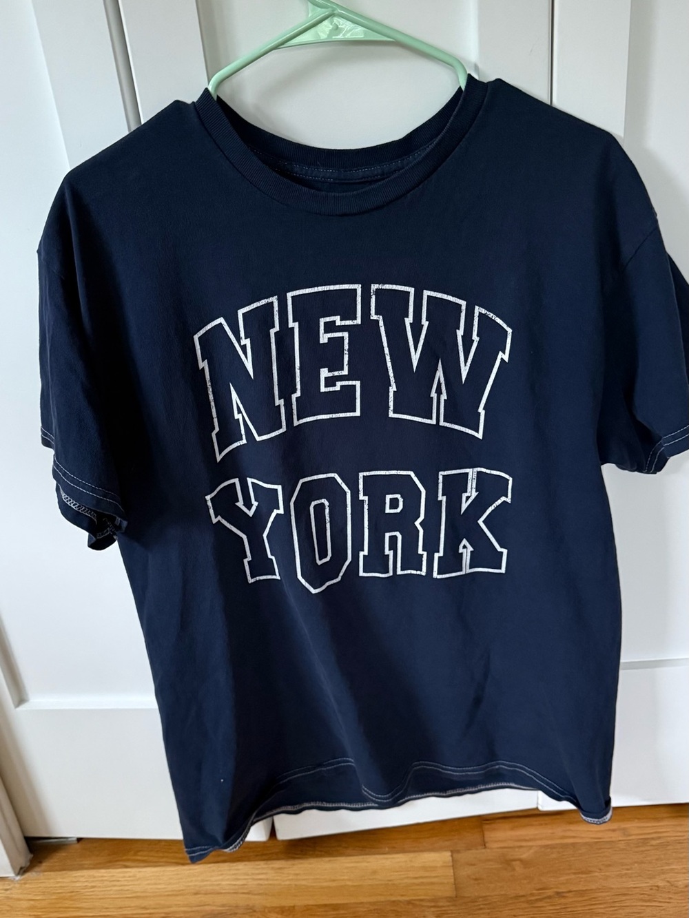 Vinyl Icons Navy "New York 14" Graphic Tee size M